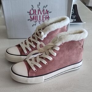 New Olivia Miller Women's Blush Faux Suede Classic High-Top Sneakers Sz 9